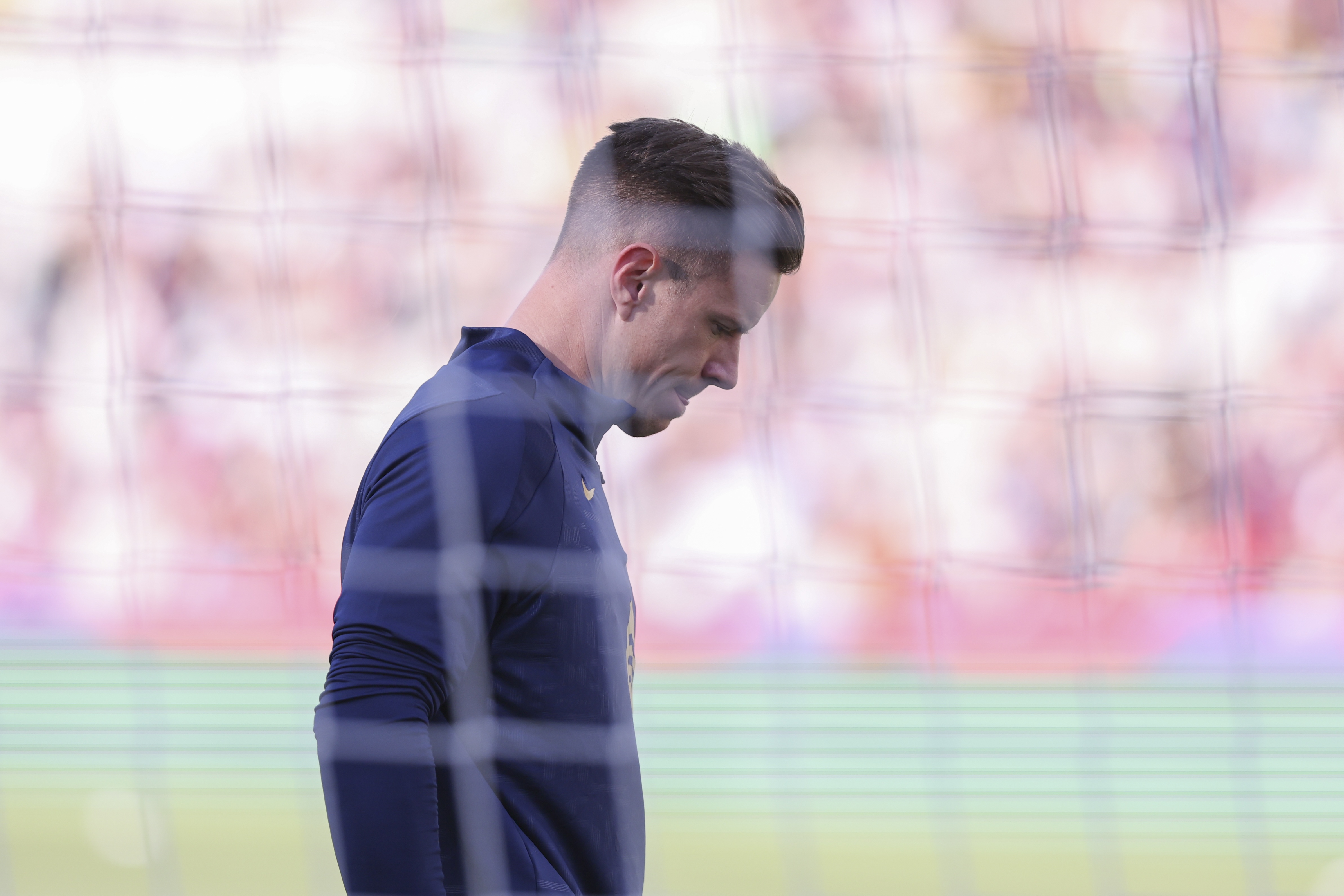 Kaiyun 开云体育官网-重磅！每体：特狮考虑手术治疗背部问题，若手术将缺席约四个月