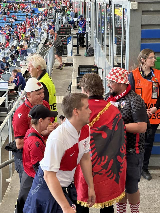 1718844005308034300.jpg 2_副本.jpg