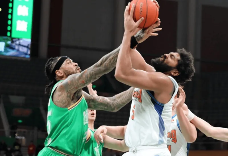 Kaiyun Sports-劳森全场9中2，三分3中0得到4分7篮板6助攻2抢断